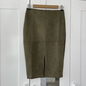 Women’s Lulus Pencil Skirt Green Suede size small new with tags